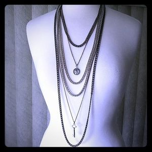 CHAIN NECKLACE